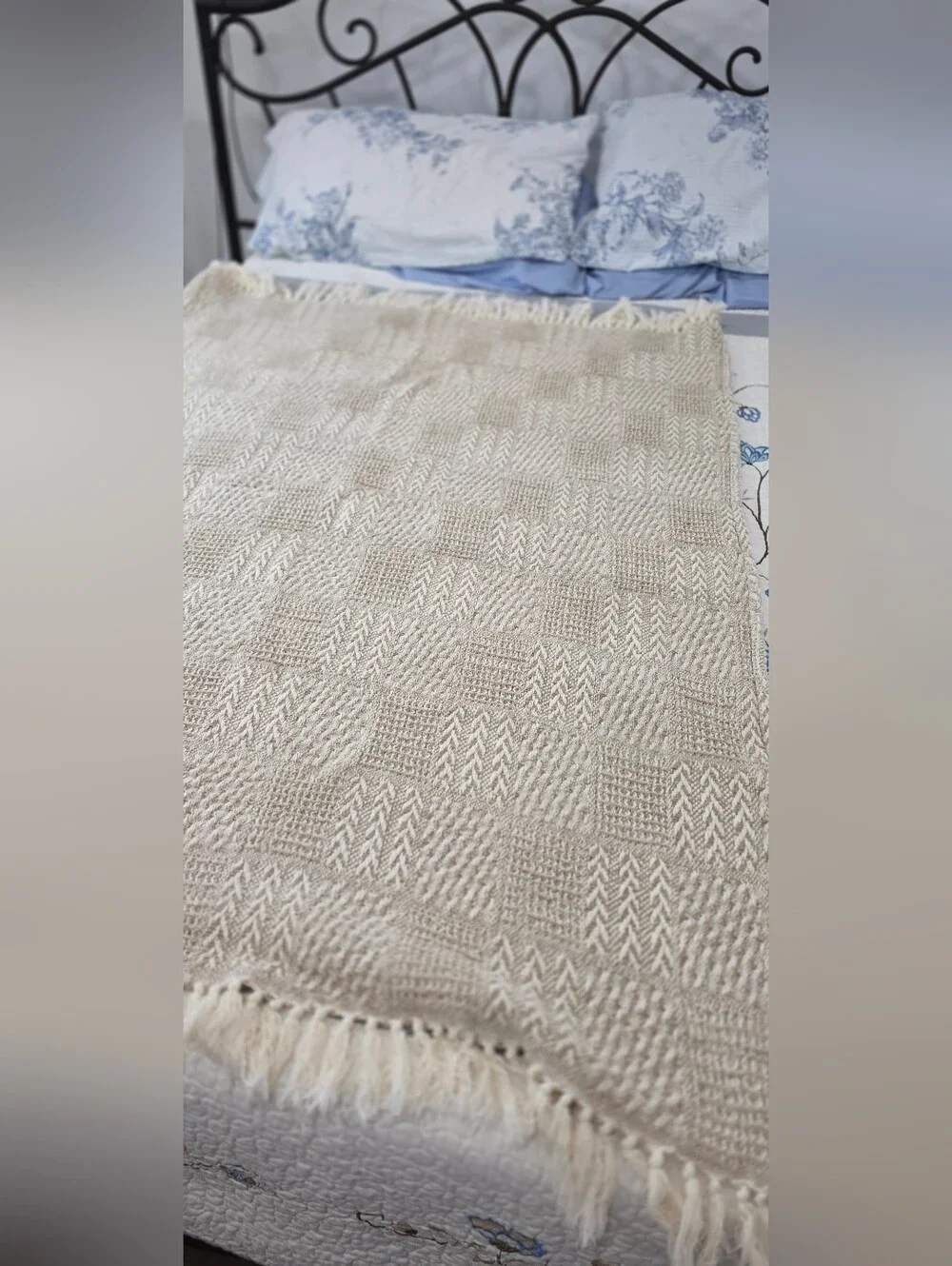Light Beige Throw Blanket